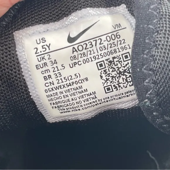 Nike Unisex Kids Air Max 270- Size 2.5 -Triple Black Lace-Up Athletic Shoes
