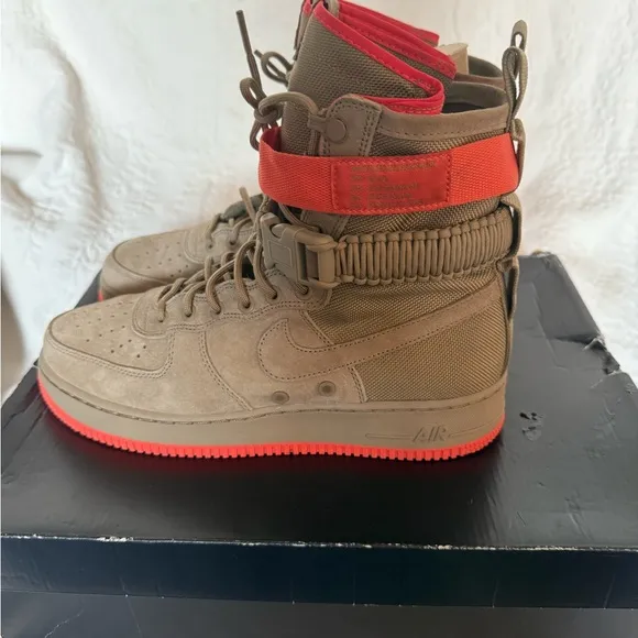 Nike UNISEX SF AF1 High-Top Sneakers