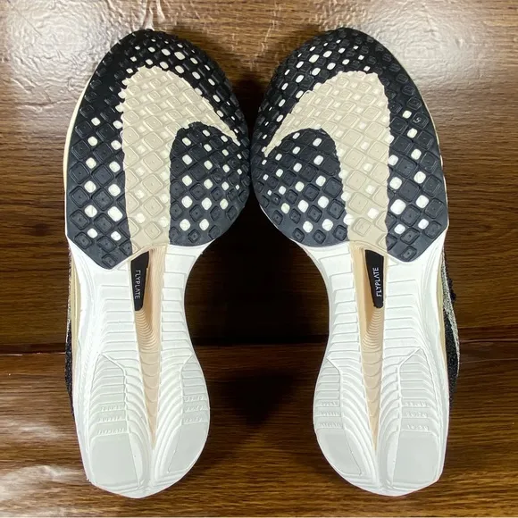 Nike Vaporfly women’s shoe Size 9