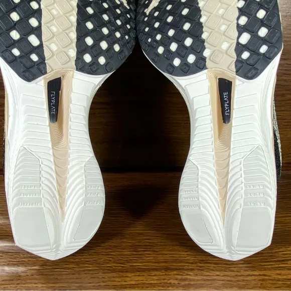 Nike Vaporfly women’s shoe Size 9