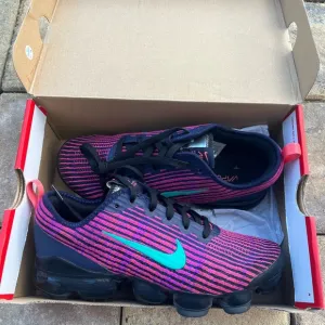 Nike VaporMax Flyknit Shoes - Pink and Blue