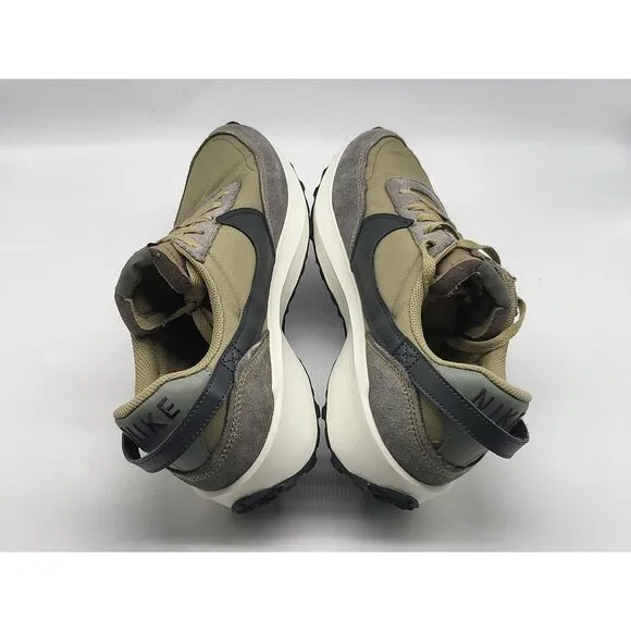 Nike Waffle Debut SE Mens Size 11 Running Shoes Olive Green