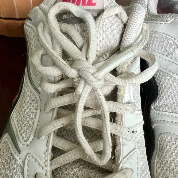 Nike | white Reax Run 5 athletic shoes - 9.5