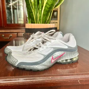 Nike | white Reax Run 5 athletic shoes - 9.5