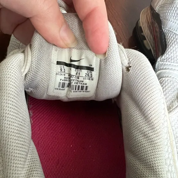 Nike | white Reax Run 5 athletic shoes - 9.5