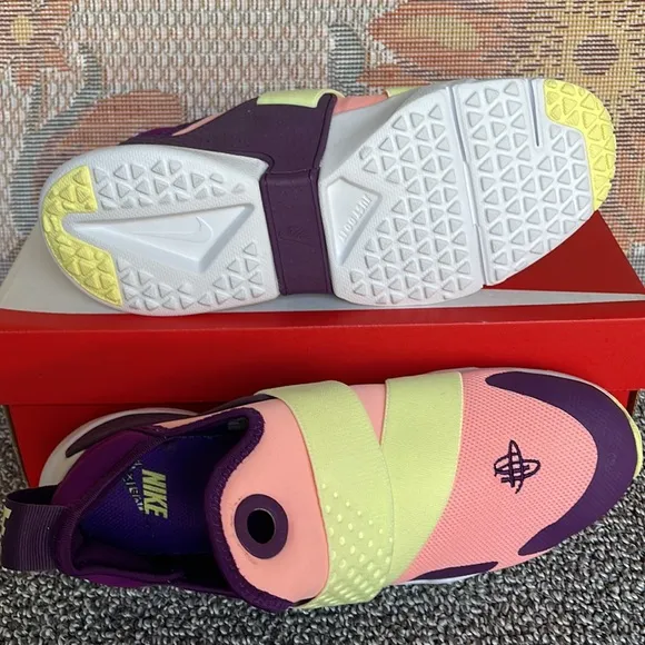 NIKE WMNS HUARACHE EXTREME PINK TINT / CITRON TINTSneakers AV8239 600