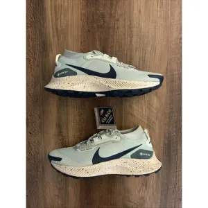 Nike Women Size 9 Pegasus Trail 3 Gore-Tex Seafoam Navy Hiking Shoes DC8794-003