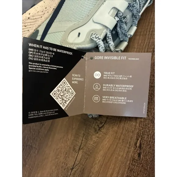 Nike Women Size 9 Pegasus Trail 3 Gore-Tex Seafoam Navy Hiking Shoes DC8794-003