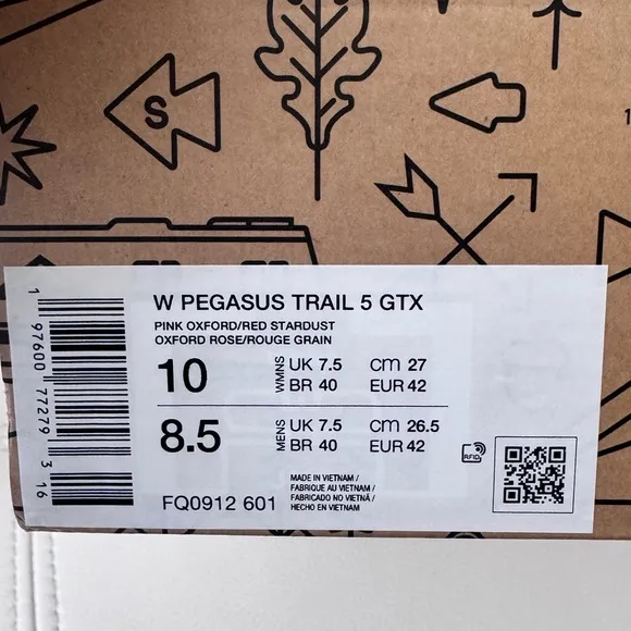 Nike Women’s 10 Pegasus Trail 5 GTX / New.