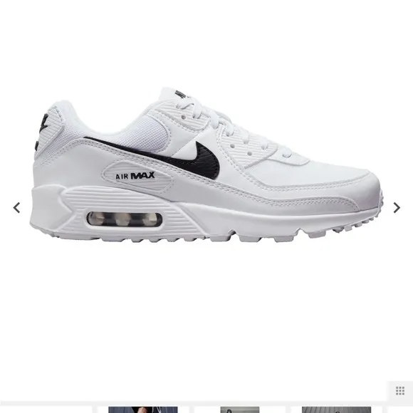 Nike Women’s Air Max 90 Shoes. 8.5