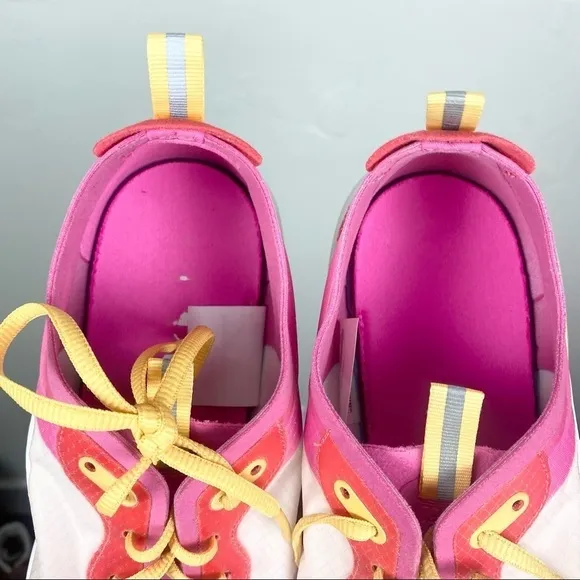 Nike | Women’s Air Max Dia, White/Laser Fuchsia-Ember Glow Athletic Shoes Size 9