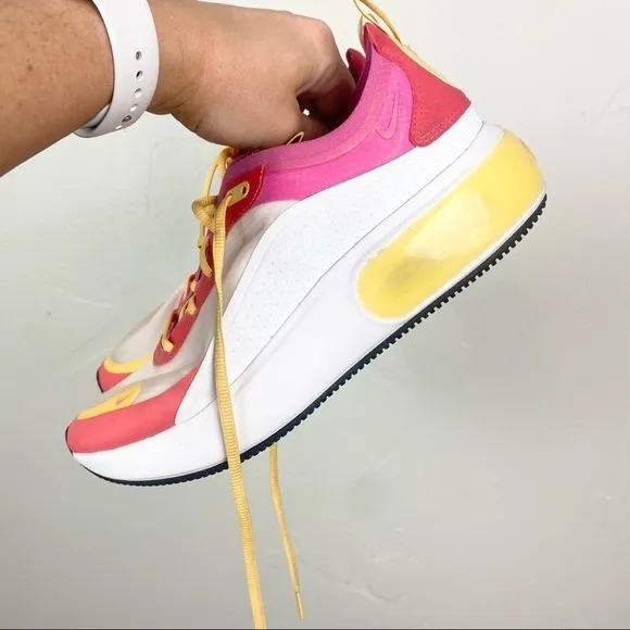 Nike | Women’s Air Max Dia, White/Laser Fuchsia-Ember Glow Athletic Shoes Size 9