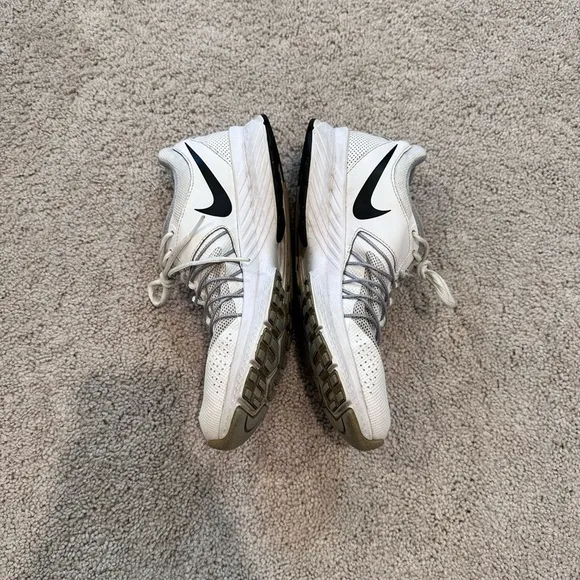 Nike Women’s Air Relentless VL Tennis Shoes