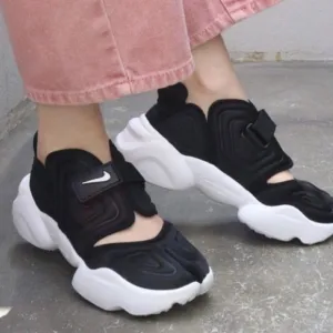 Nike Women’s Aqua Rift Split Toes Shoes With Socks &quot;Black/White&quot; AQ4797-002 New