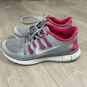 Nike Women’s Free 5.0 Wolf Grey/Pink Running Shoes