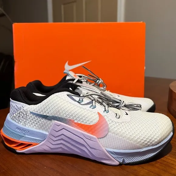 Nike Women’s Metcon 7 Premium DM0335-155 brand new $140