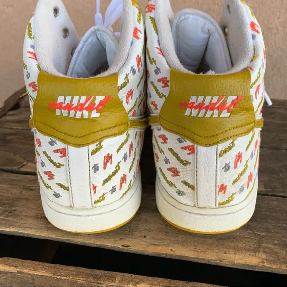 Nike Women’s Vandal Hi LX Shoes