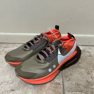 Nike ZoomX Zegama Trail 2 Men's Size 8.5 Tan Orange Athletic Shoes HQ3768 200