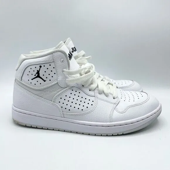 Nike Access White men’s basketball shoes - size 8