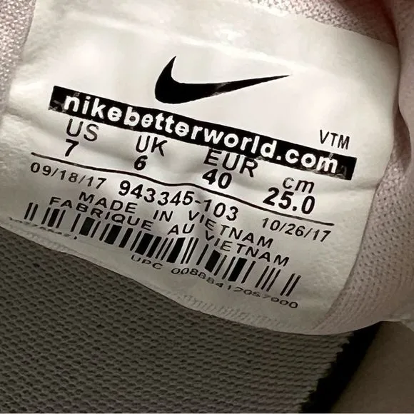 Nike Air Max 270 Women’s White Shoes Size 7