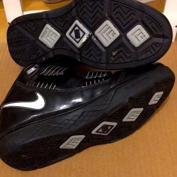 Nike Zoom Soldier 3 shoes