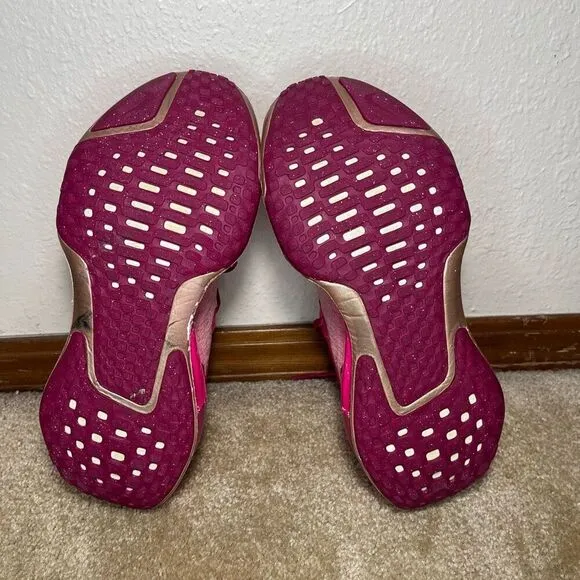 Nike Zoomx Invincible Run FK 3 Women’s Size Fierce Pink/Fireberry size 8.5