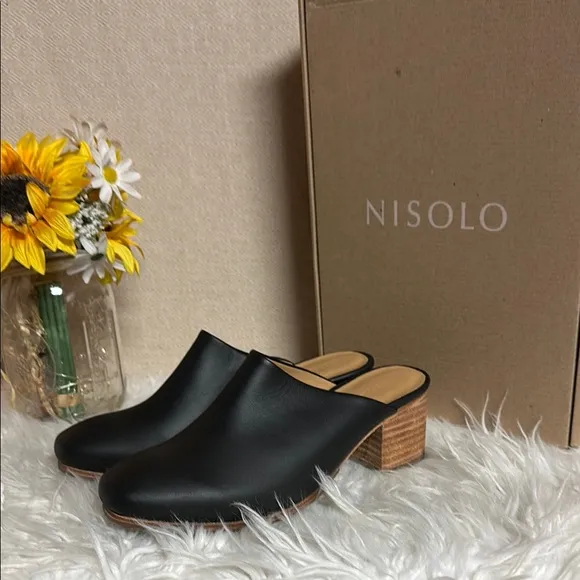 Nisolo Women’s Black Mules