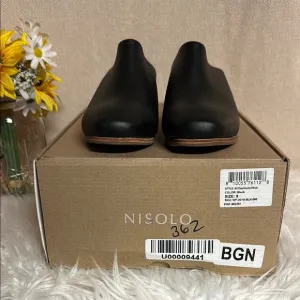Nisolo Women’s Black Mules