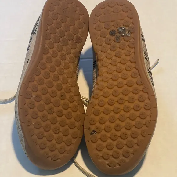 Nobull shoes women’s size 7.5‎ tan black pre-owned condition