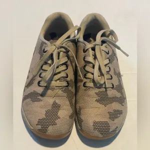 Nobull shoes women’s size 7.5‎ tan black pre-owned condition