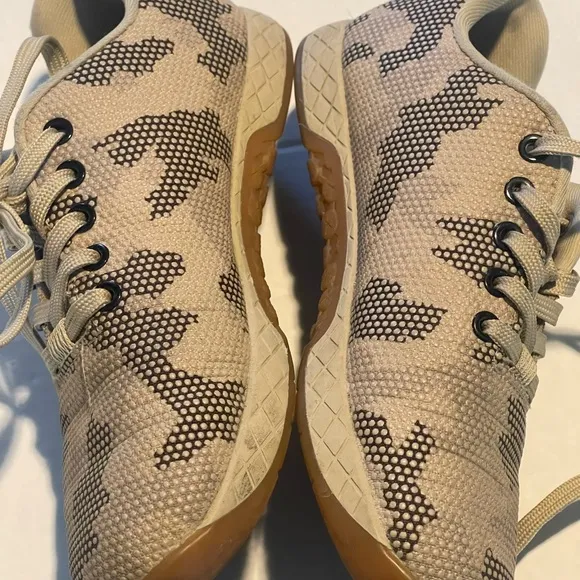 Nobull shoes women’s size 7.5‎ tan black pre-owned condition