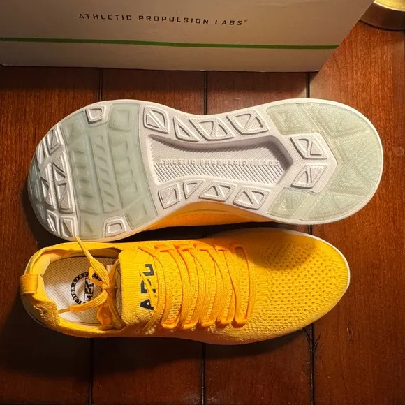 NWB - APL Women's TechLoom Breeze Marigold/White Running Shoes - Size 10