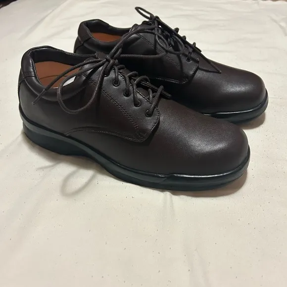 NWOB Apex Ambulator Oxford Men’s shoes 11.5M 1271M
