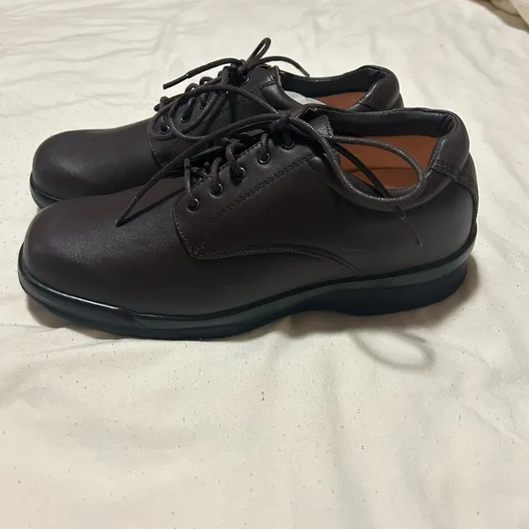 NWOB Apex Ambulator Oxford Men’s shoes 11.5M 1271M