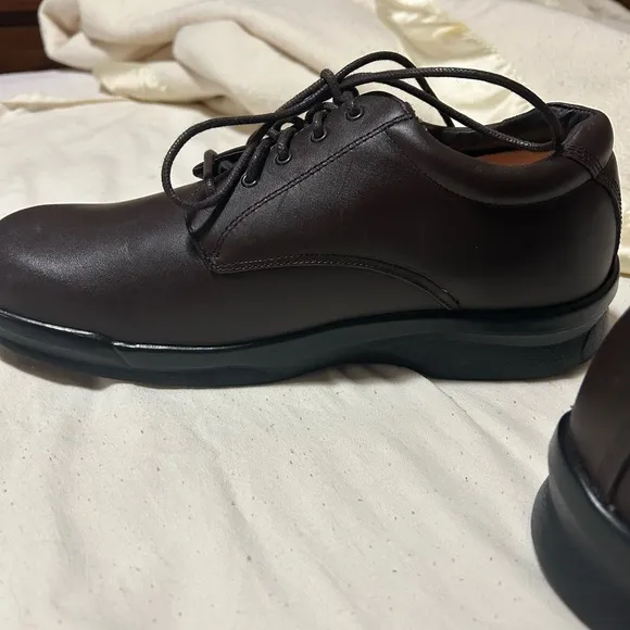 NWOB Apex Ambulator Oxford Men’s shoes 11.5M 1271M