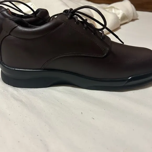 NWOB Apex Ambulator Oxford Men’s shoes 11.5M 1271M