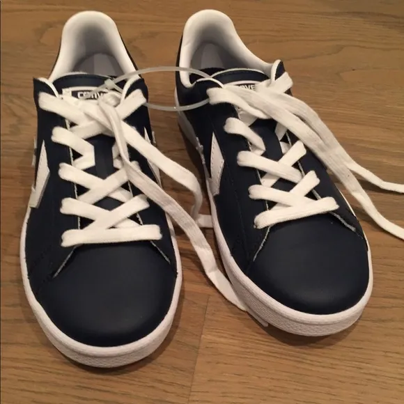 NWOB Converse All Stars Navy Blue &amp; White Shoes 3