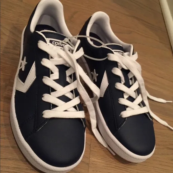 NWOB Converse All Stars Navy Blue &amp; White Shoes 3