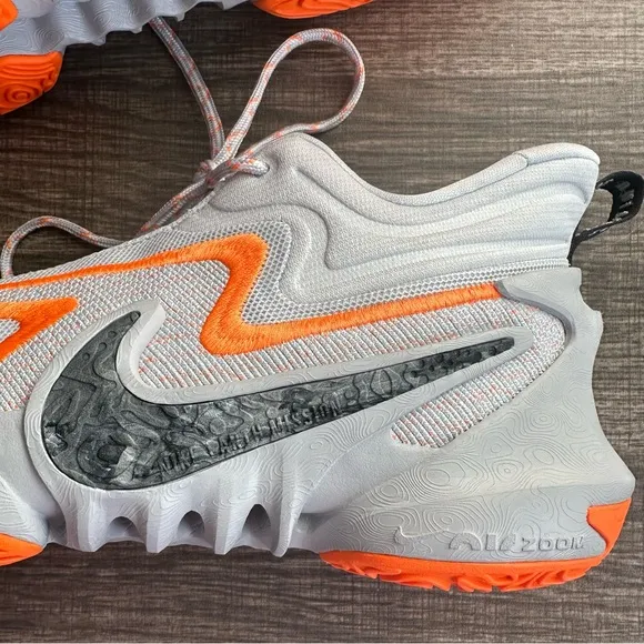 NWOT Nike Gray Cosmic Unity 2 Basketball Shoes Men’s Size 12 Gray Orange