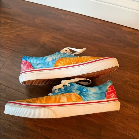 NWOT Vans Era Vibrant Tie-Dye Sneakers-Boys size 7, Women’s size 8