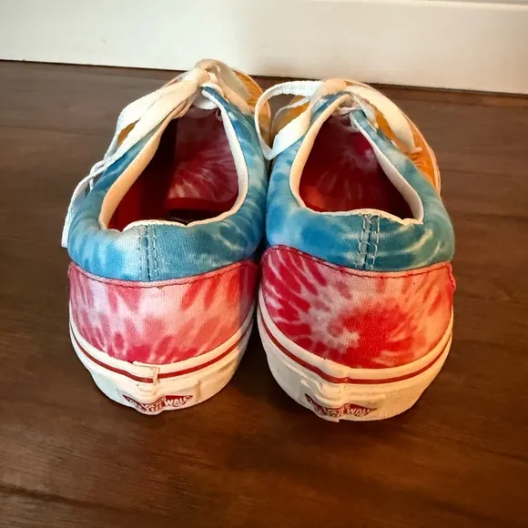 NWOT Vans Era Vibrant Tie-Dye Sneakers-Boys size 7, Women’s size 8