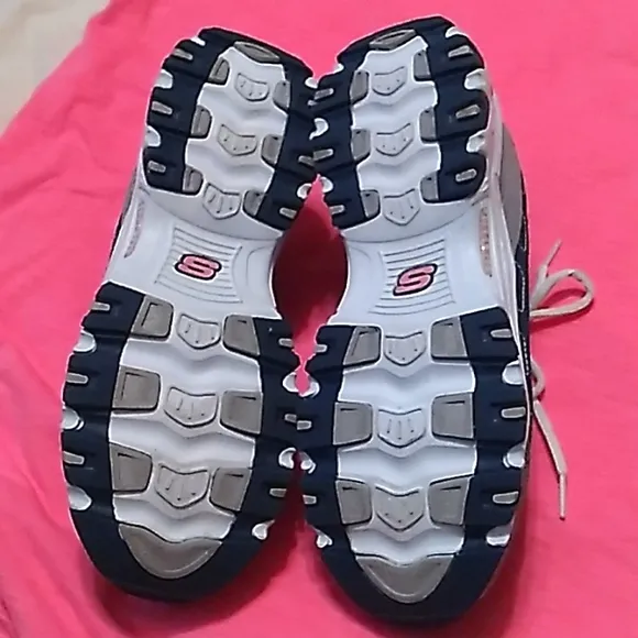 NWOT Women’s Skechers D'Lites blue shoes size 9