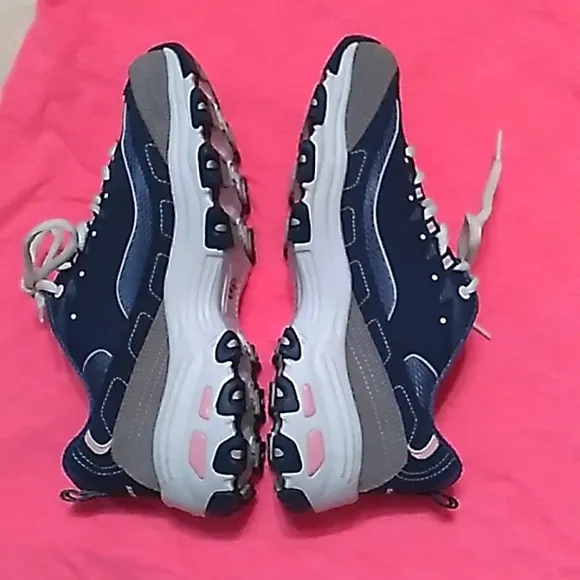 NWOT Women’s Skechers D'Lites blue shoes size 9