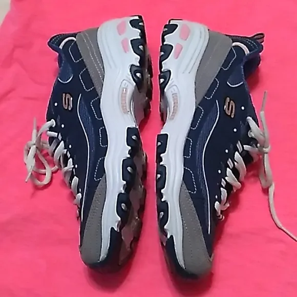 NWOT Women’s Skechers D'Lites blue shoes size 9