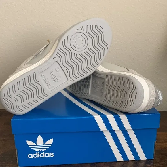 NWT Adidas Men’s Rod Laver Shoes