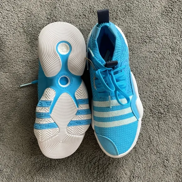 NWT Adidas Trae Young 2.0 Basketball Blue Shoes Size 8