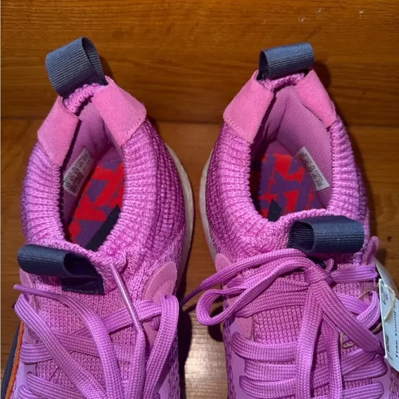 NWT adidas Trae young 2.0 basketball shoes size M10 W11