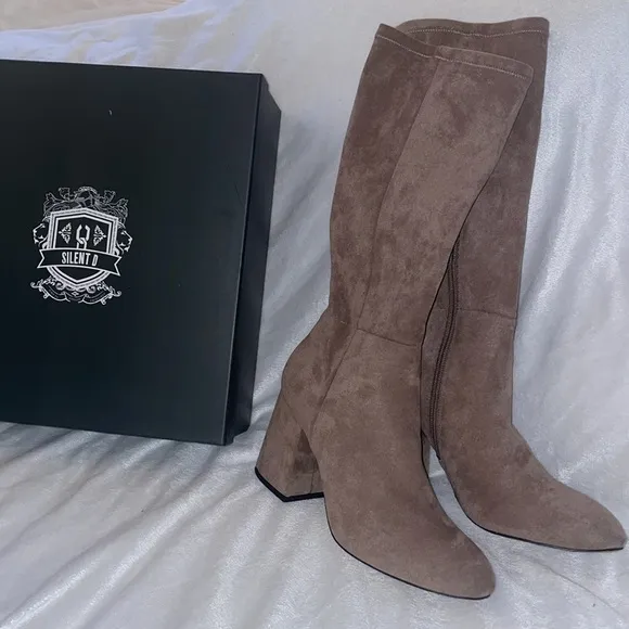 NWT Anthropologie SILENT D ROSEMARY Boot in Taupe