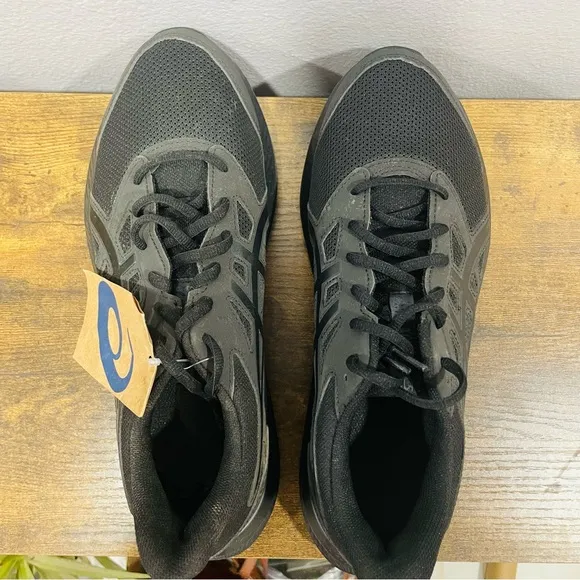 NWT ASICS Black Men’s Size 9 Athletic Tennis Shoes Sneakers