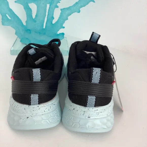 NWT LEVI’S Women’s Black and Blue trail running shoes Sz 6.5